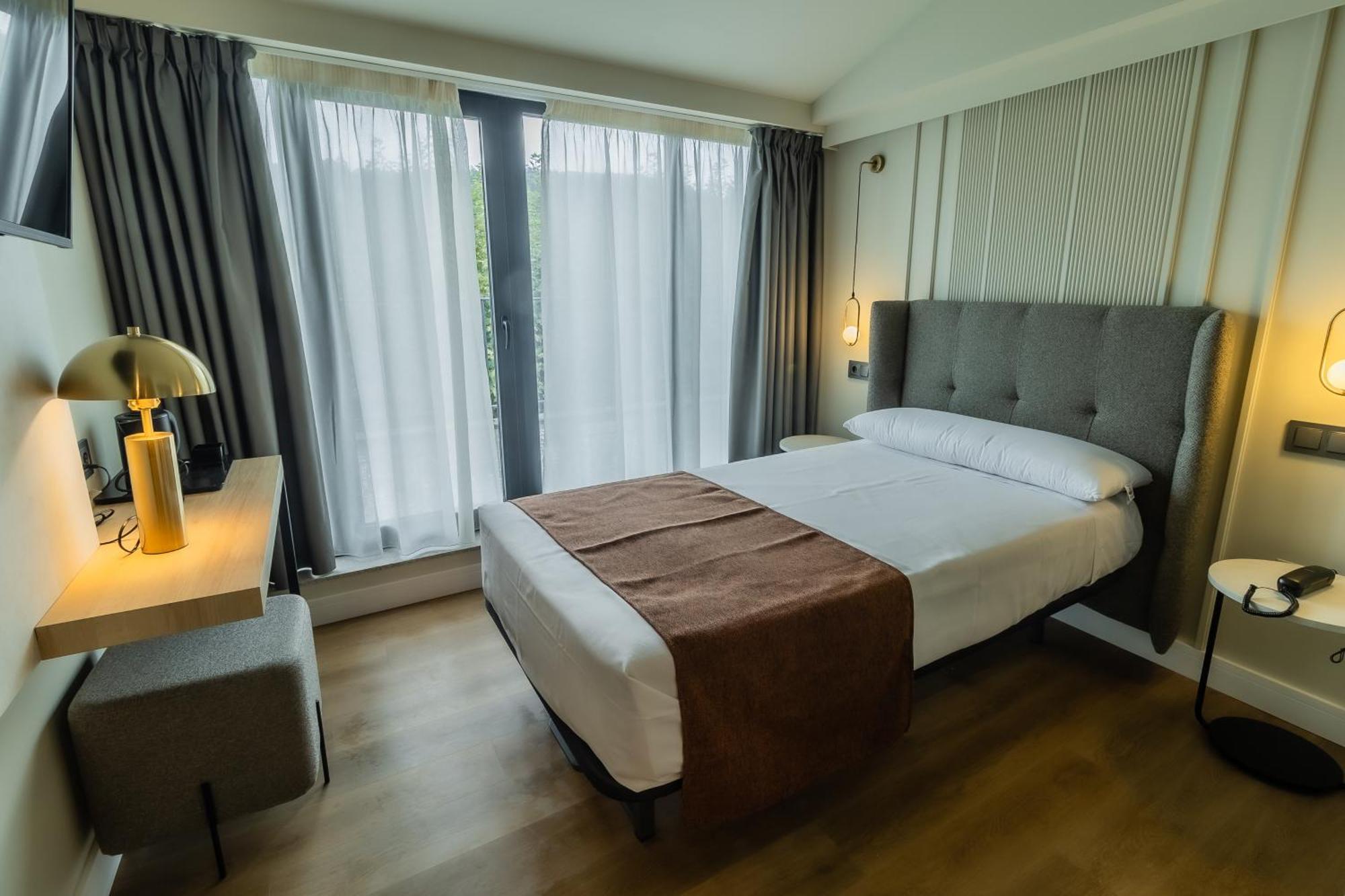 Hotel Corona De Padrón エクステリア 写真